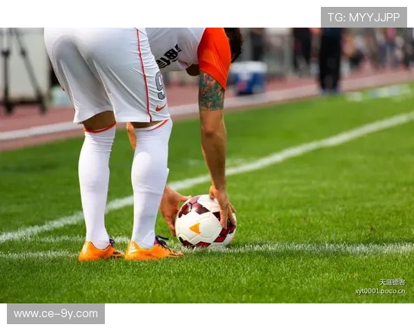 商场足球短裤专区新品上线 动感舒适时尚潮流选择